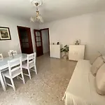 Apartamento Familiar En Barrio Reina Victoria