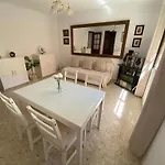 Apartamento Familiar En Barrio Reina Victoria