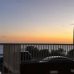 Apartamento De Amy Con Vista Al Mar 2