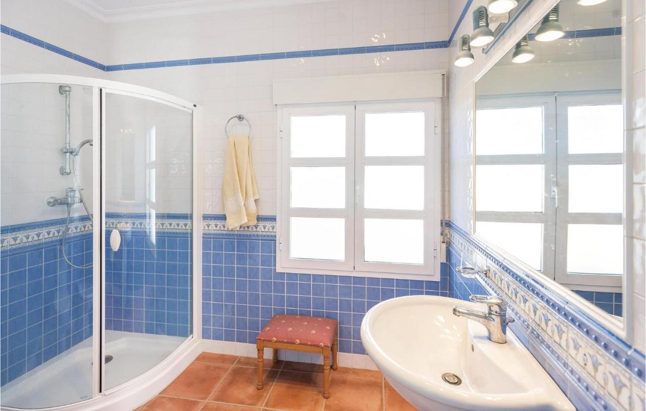 6 Bedroom Beautiful In Сasa de vacaciones Huelva