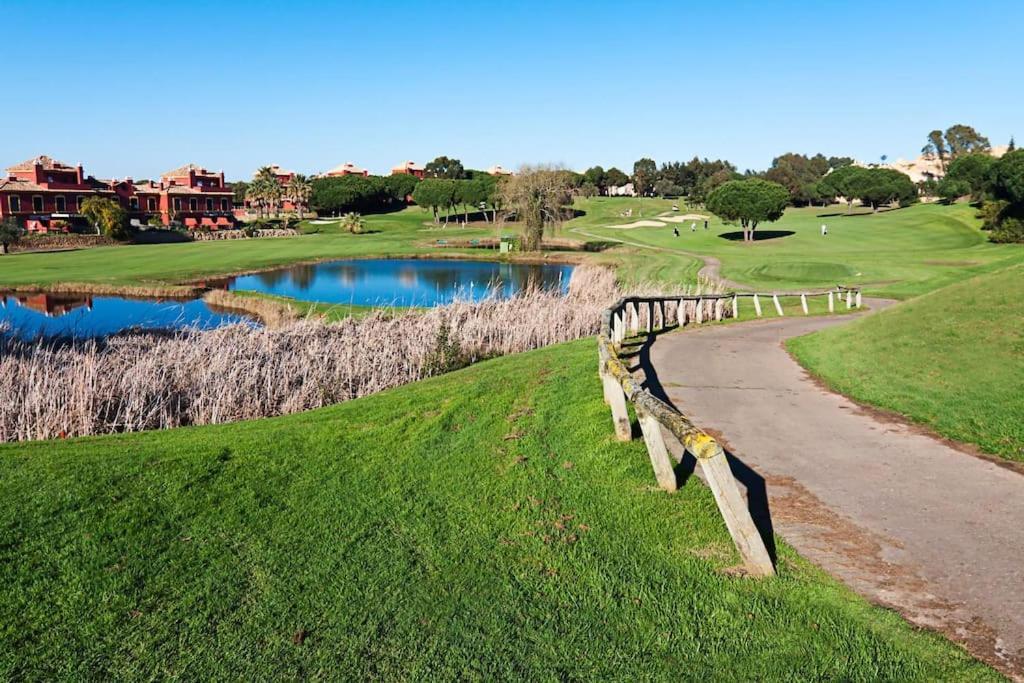 Islantilla - Bajo Con Jardin En Golf Islantilla Huelva