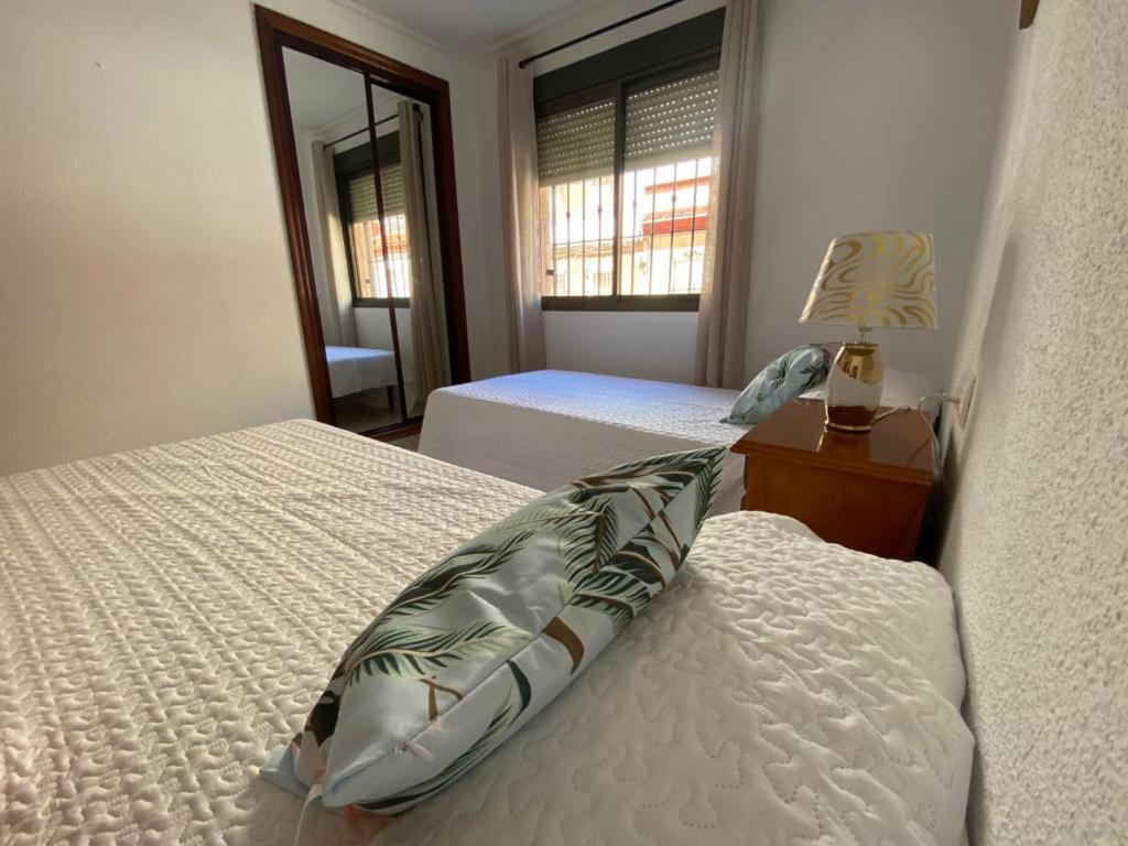 Apartamento Familiar En Barrio Reina Victoria Huelva