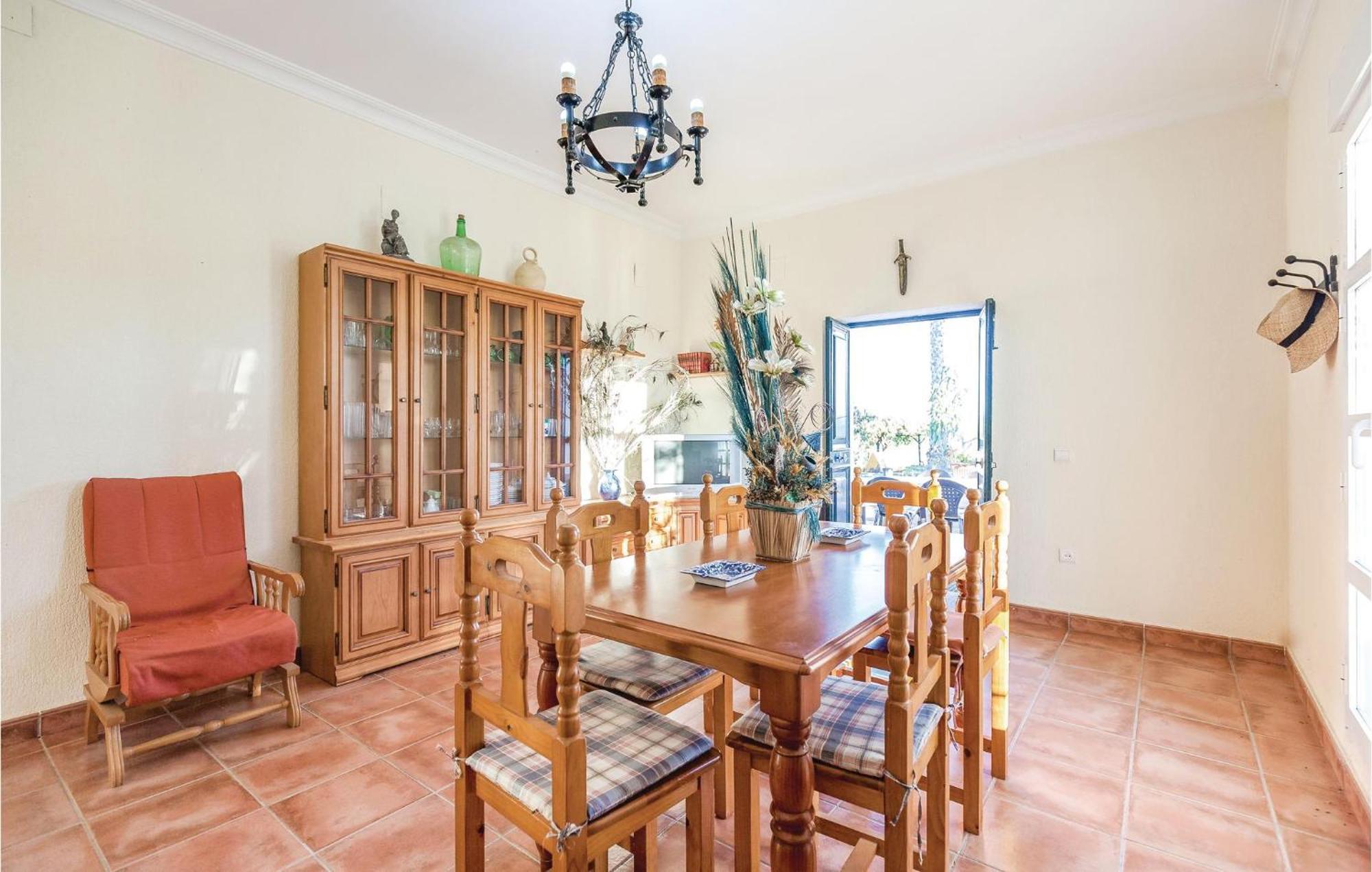 Сasa de vacaciones 6 Bedroom Beautiful In