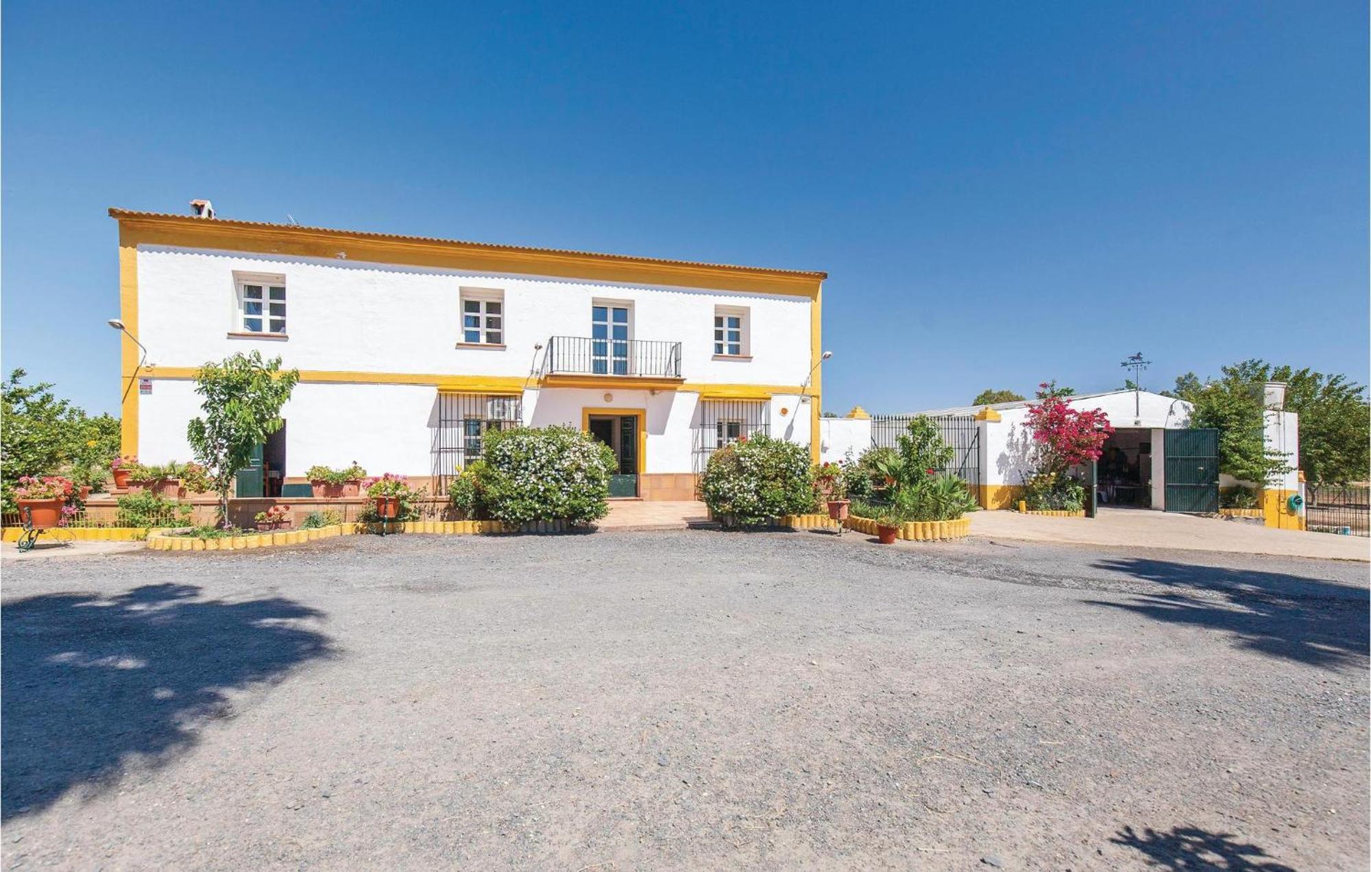 6 Bedroom Beautiful In Huelva