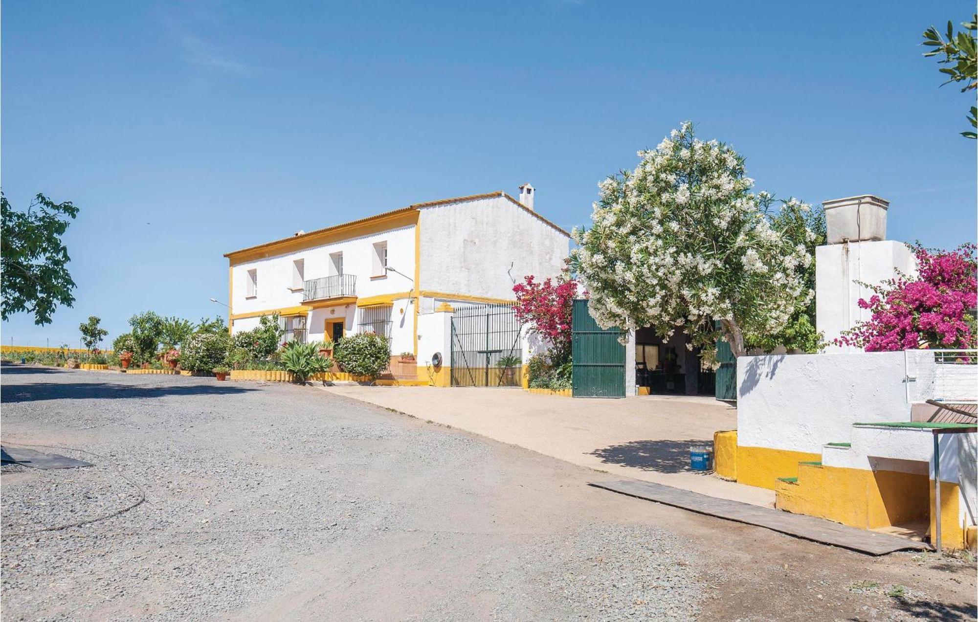 6 Bedroom Beautiful In