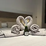 Lujo a tu alcance con spa y garaje pleno centro
