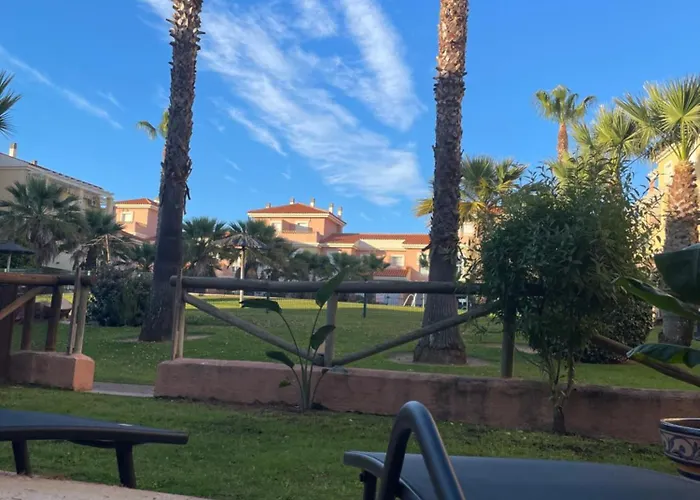 Lovely Family House By The Golf Course