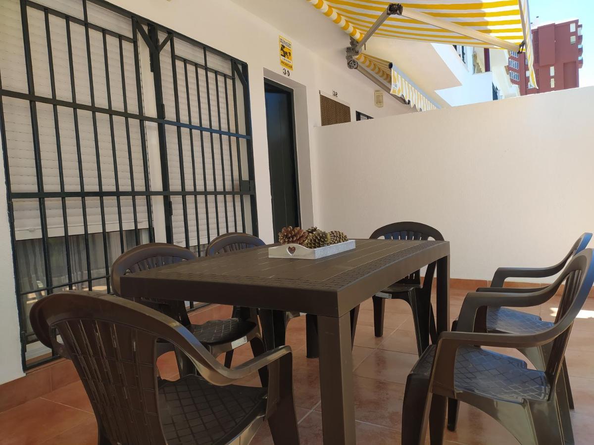 Gran Adosado De Esquina Muy Cerca De La Playa En La Antilla * Huelva