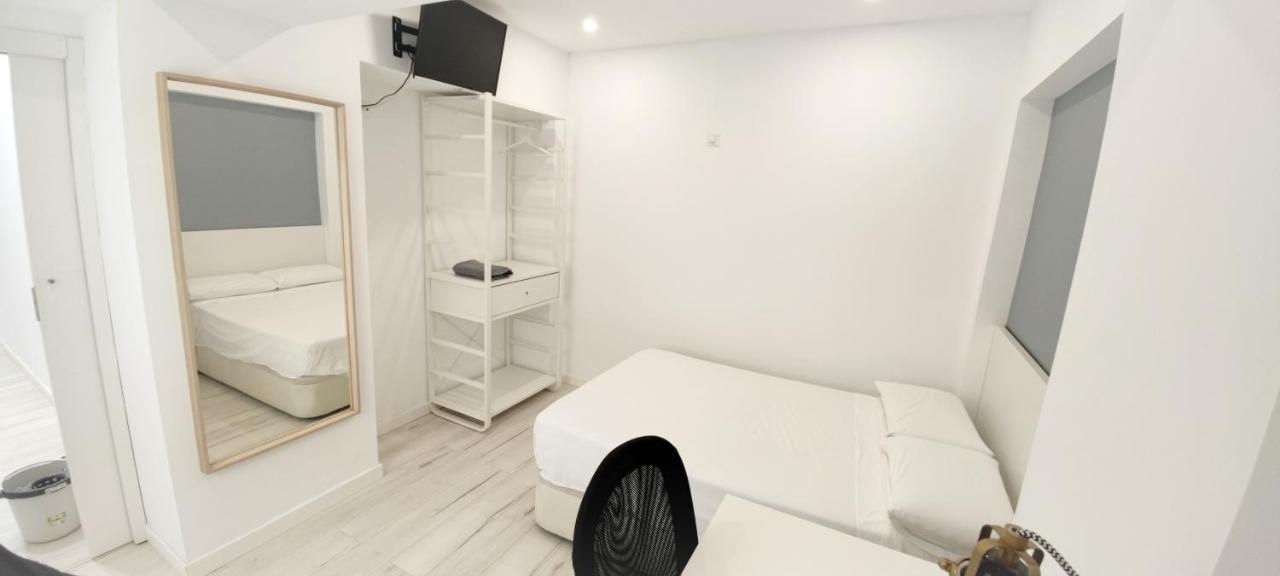 Hispania House Homestay *