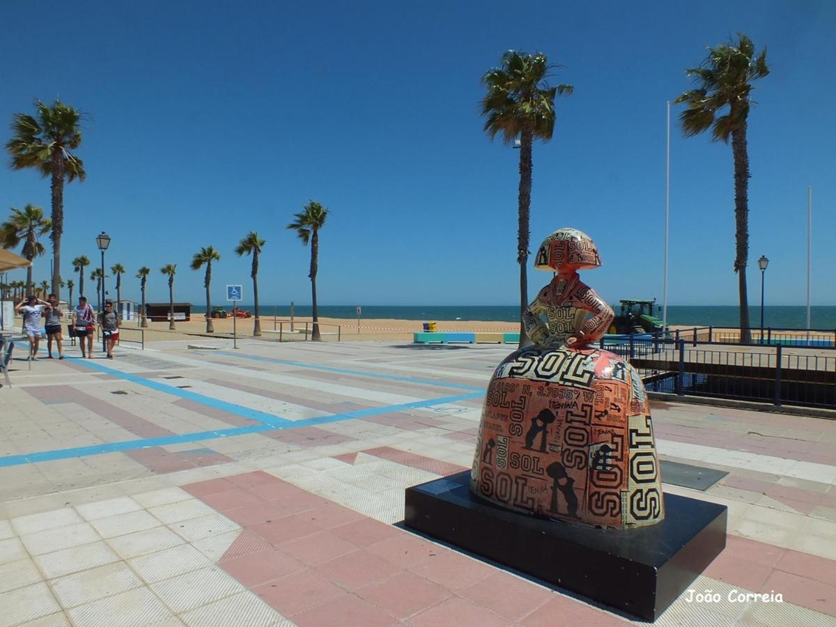 Gran Adosado De Esquina Muy Cerca De La Playa En La Antilla Сasa de vacaciones Huelva