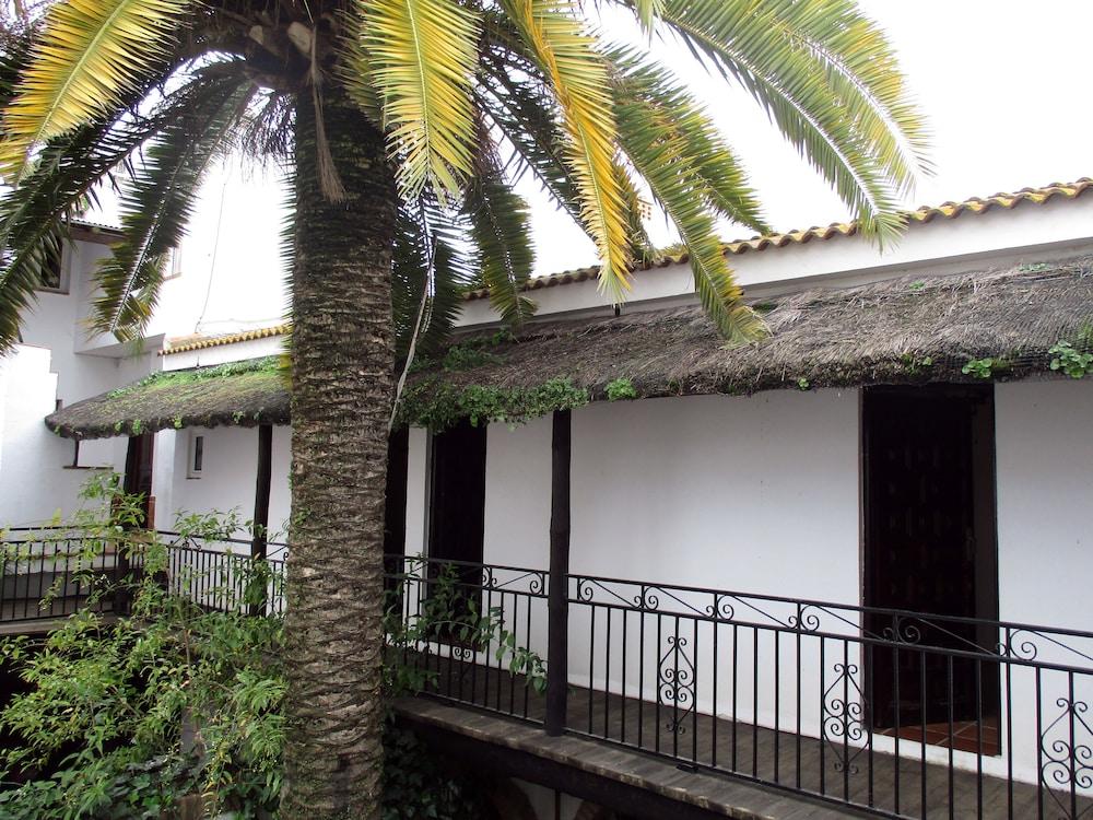 Marina Hotel