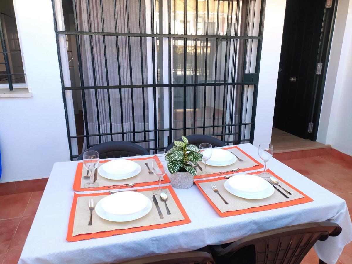 Gran Adosado De Esquina Muy Cerca De La Playa En La Antilla Сasa de vacaciones Huelva