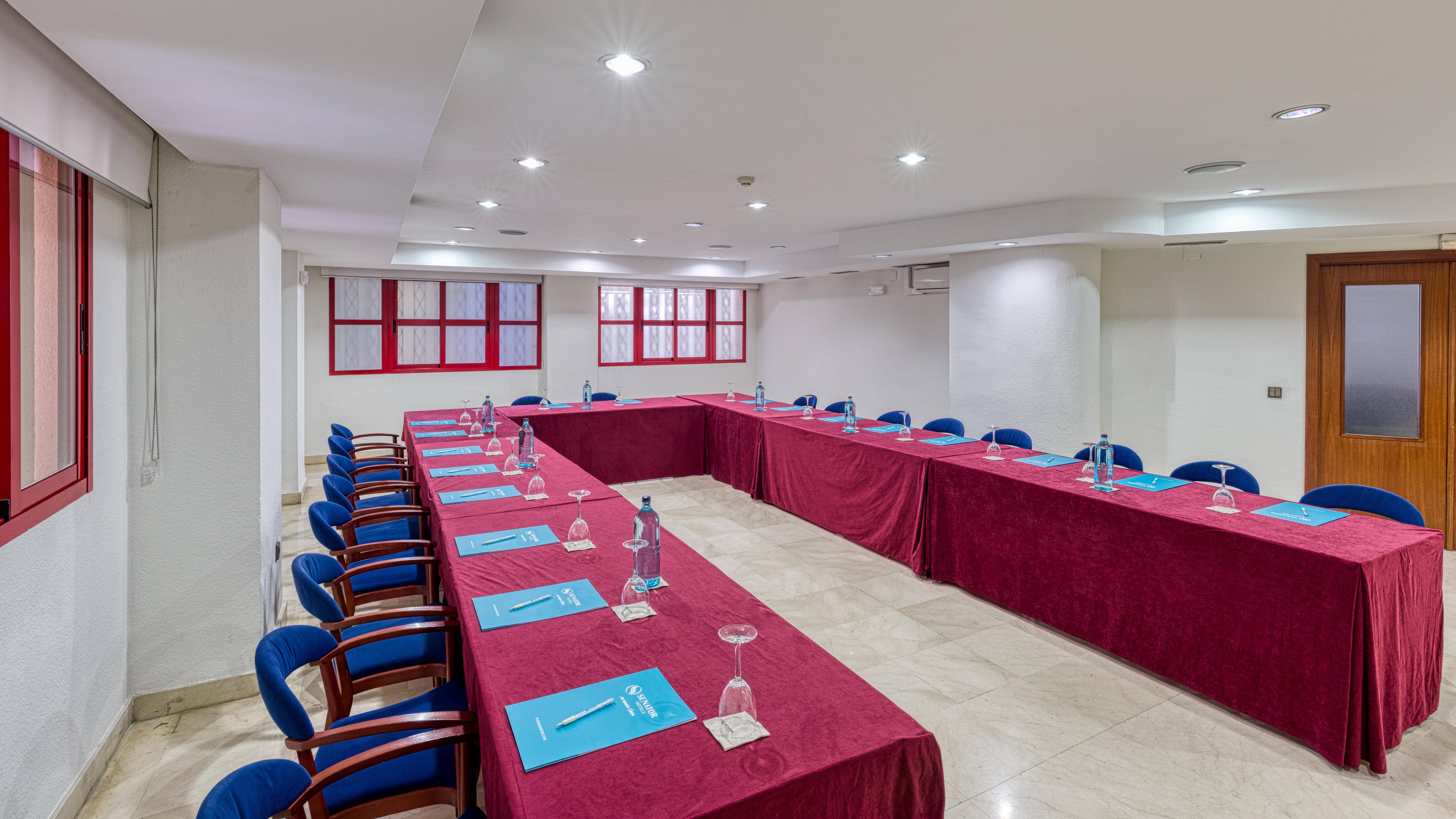 Hotel Senator 3*