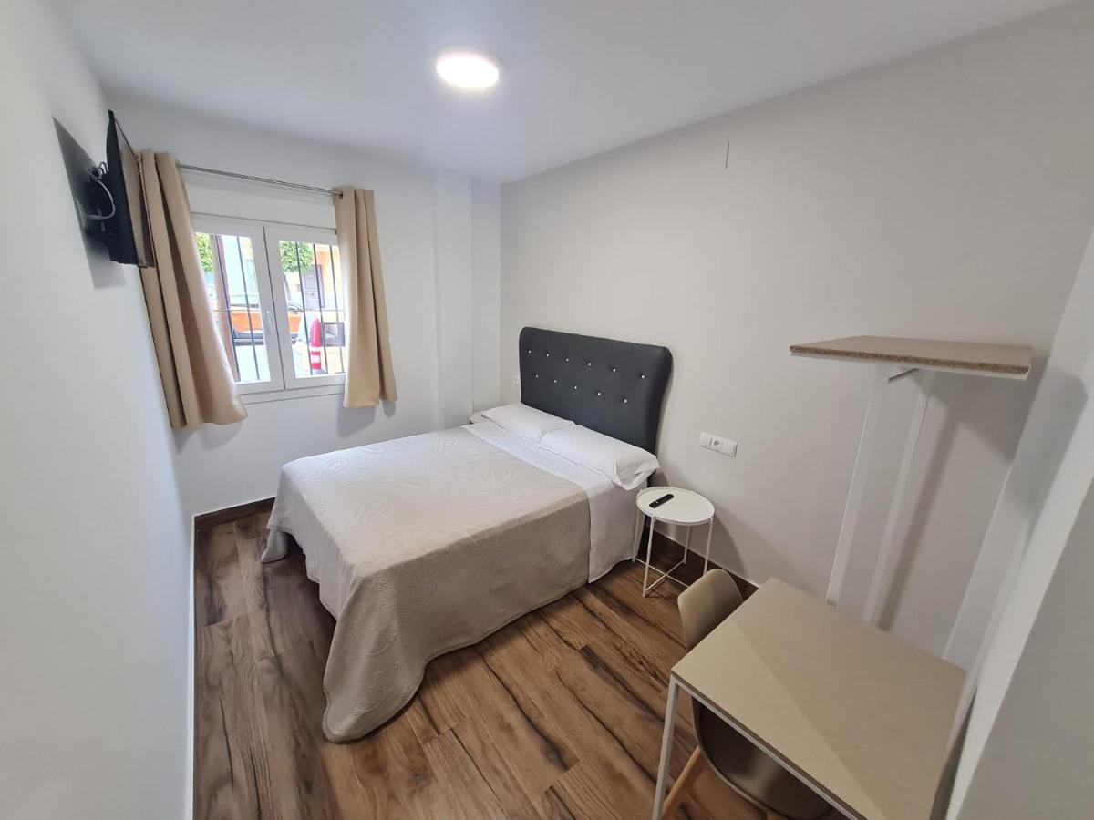 Hostal Santa Ana *