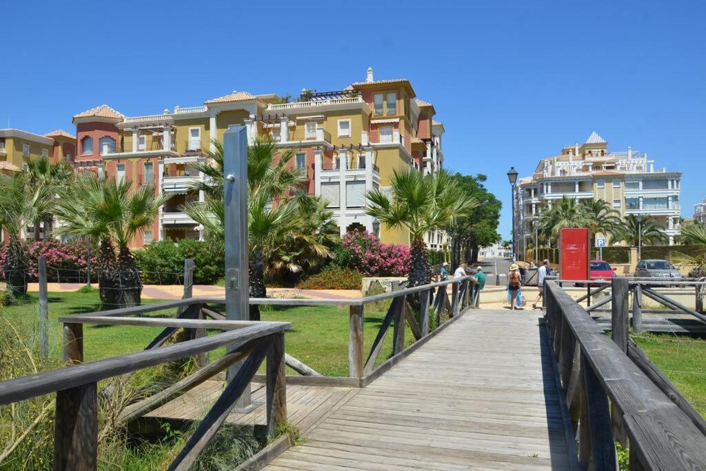 Luxury In Marina De Isla Canela- Front