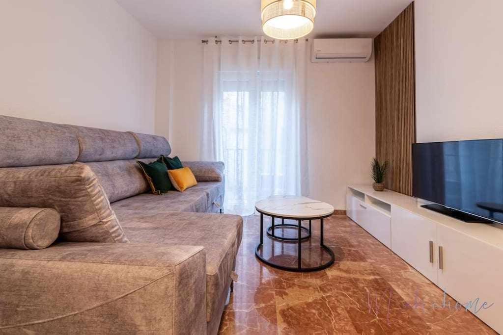 A Estrenar Pleno Centro Parking Apartamento Huelva