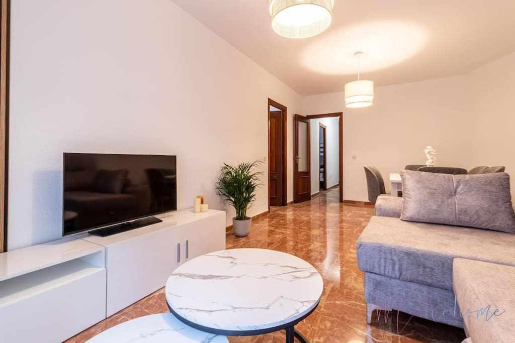A Estrenar Pleno Centro Parking Apartamento Huelva