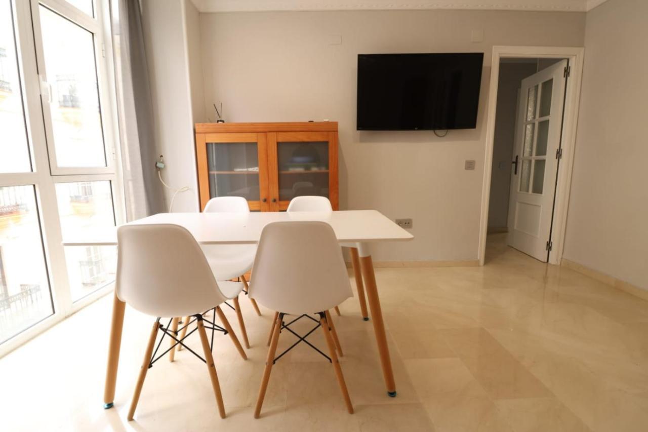 Apartamento Piso En Pleno Centro De Huelva.
