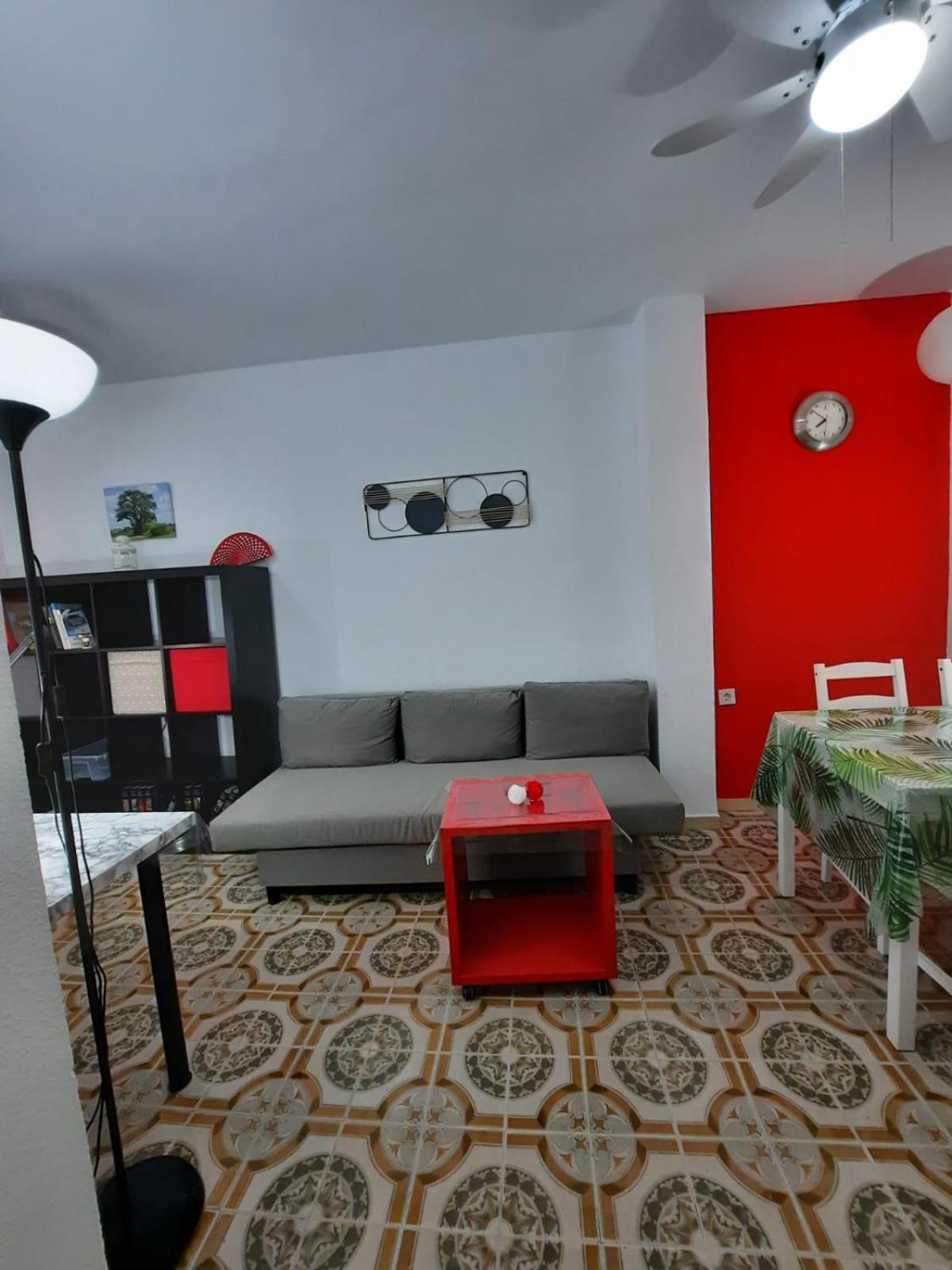Homestay En Mi Piso Del Centro De *