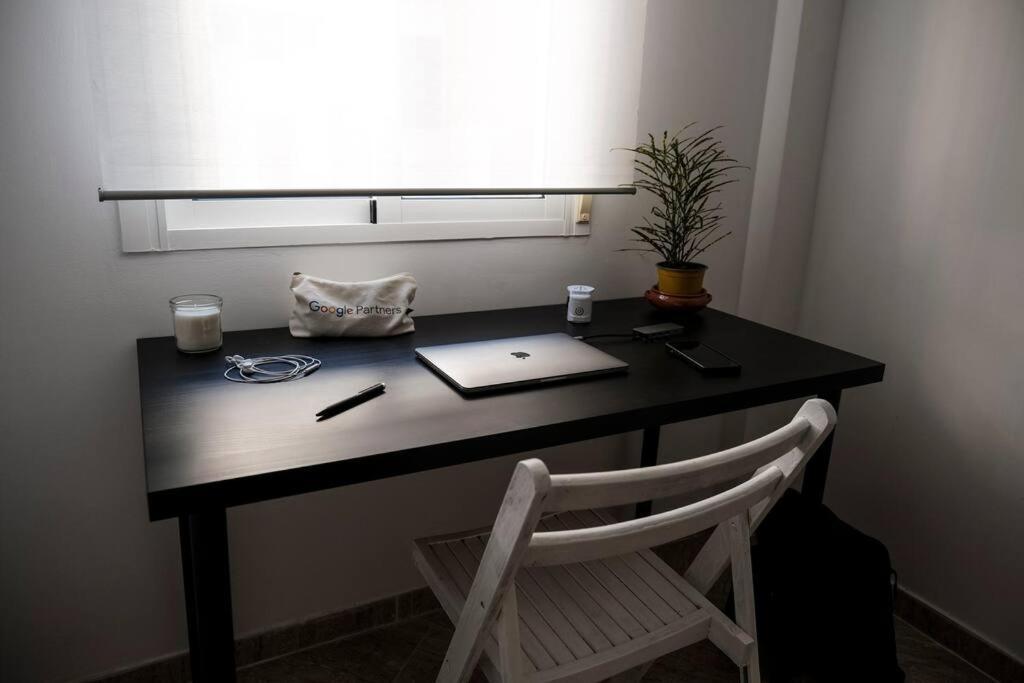 A 100m Del Ayuntamiento Apartamento Huelva