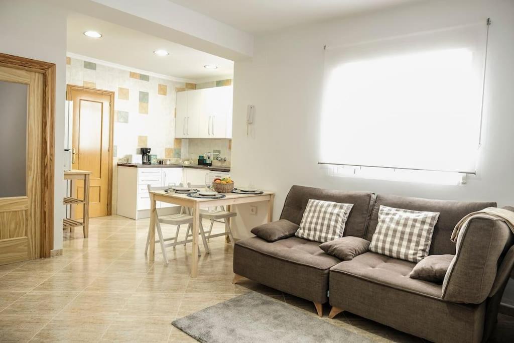 A 100m Del Ayuntamiento Apartamento Huelva