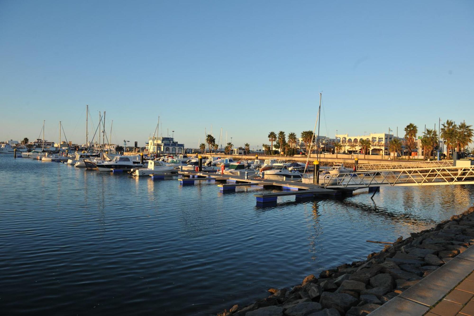 Espigon Poniente Piscina Y Zonas Verdes By Alsol A01-01091 Huelva