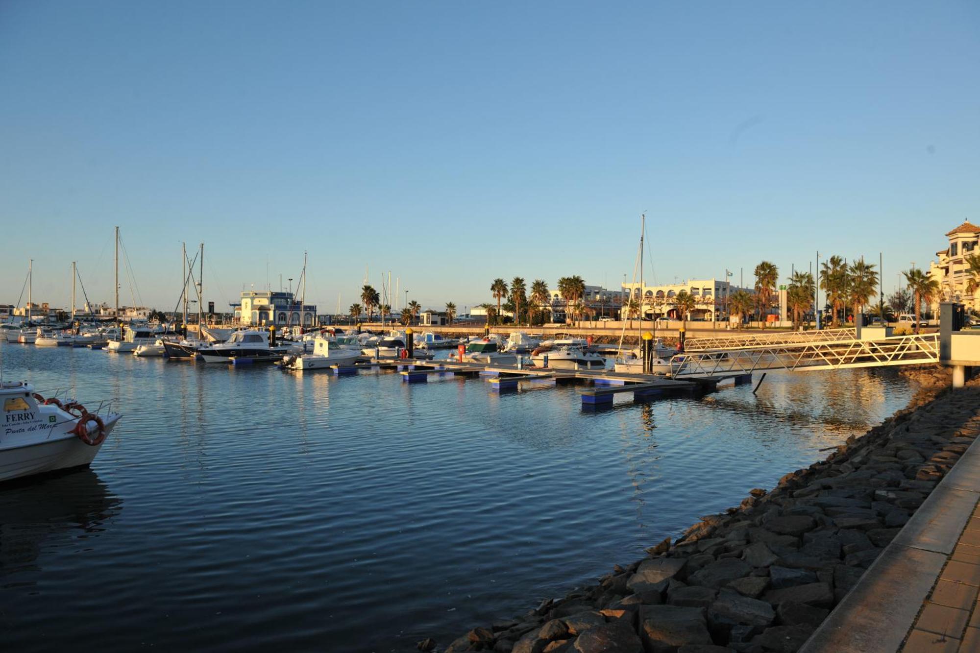 Espigon Poniente Piscina Y Zonas Verdes By Alsol A01-01091 Huelva