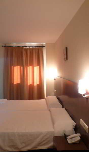 Marina Hotel 2*