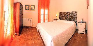 Leo Alcaudon-alcaravan Hotel 4*