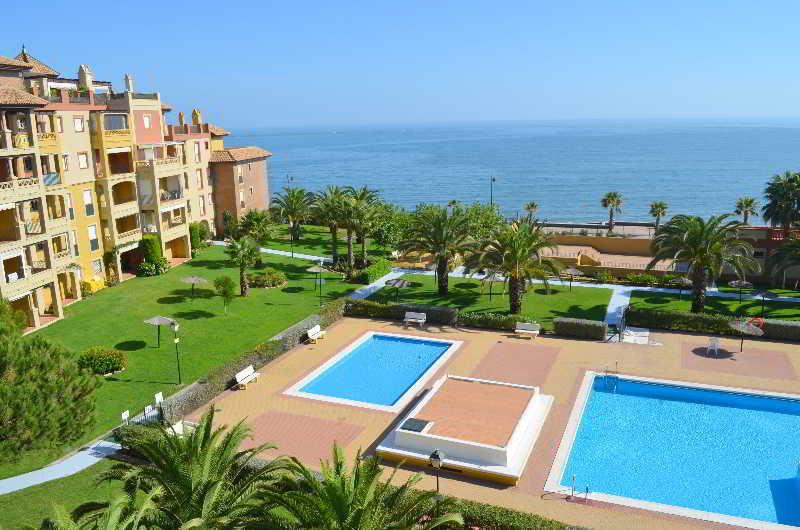 Leo Alcaudon-alcaravan Hotel 4*