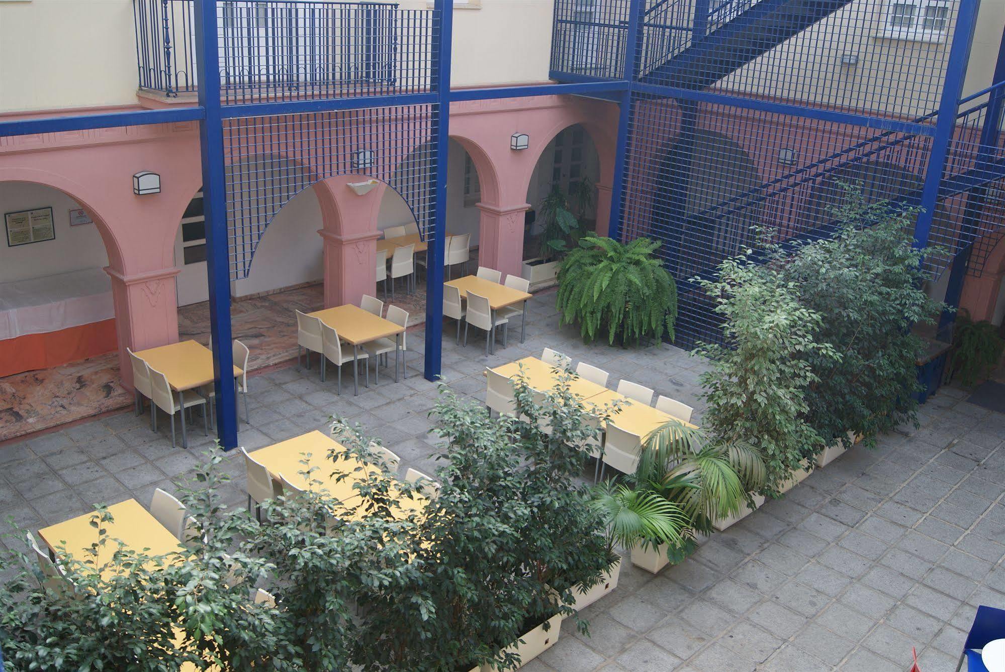 Hostal Inturjoven Huelva