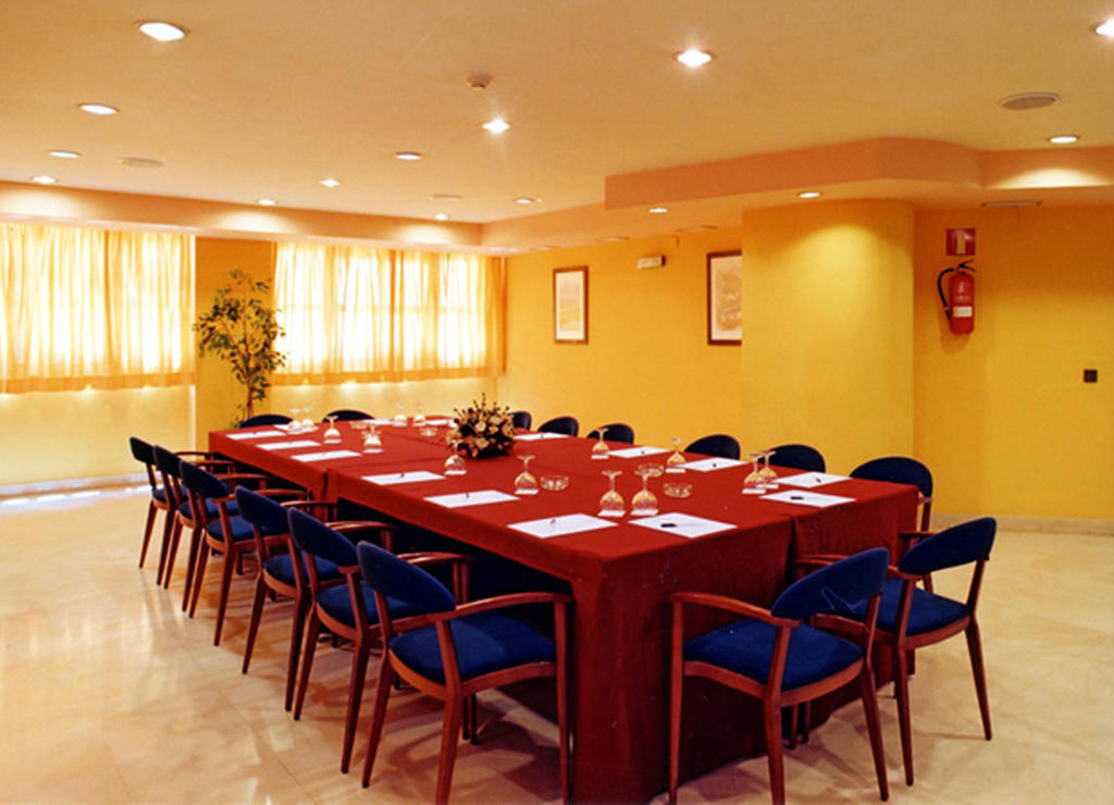 Hotel Senator 3*