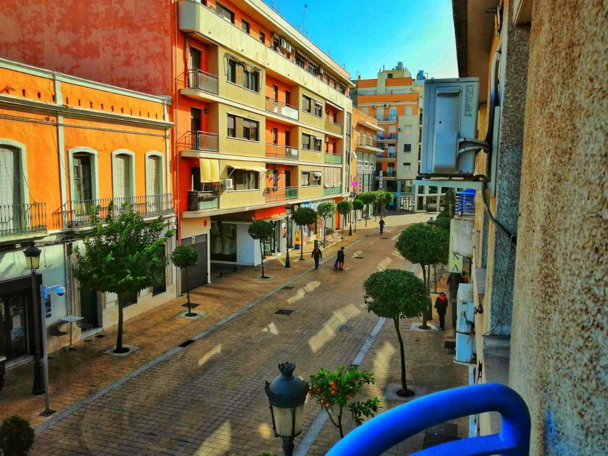 Y Parking En Pleno Centro, Damas Huelva