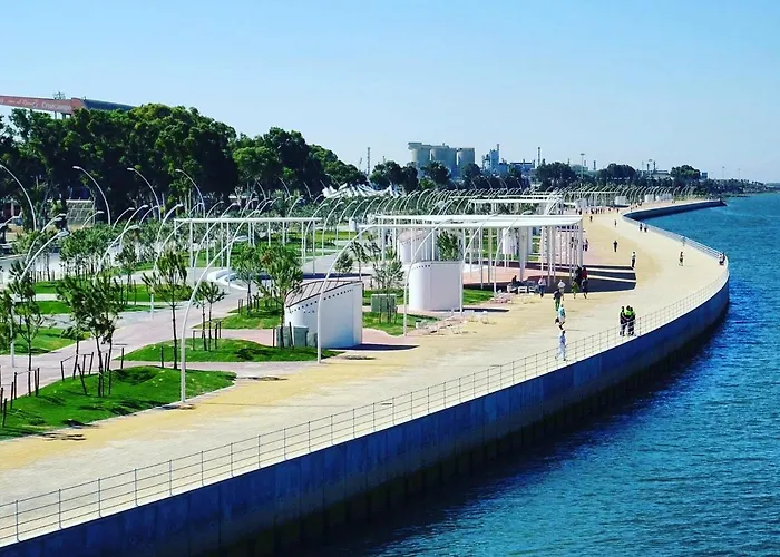 Piso Grande De 120 M2, A 15\' De La Playa En Coche