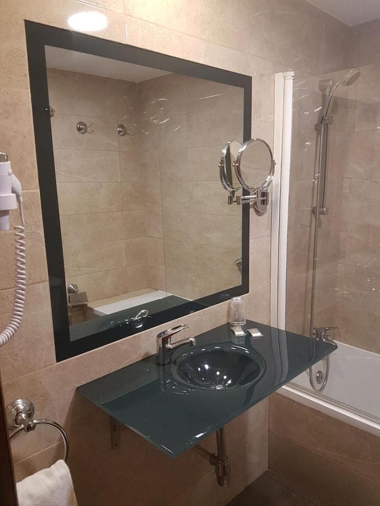Hotel Familia Conde Huelva