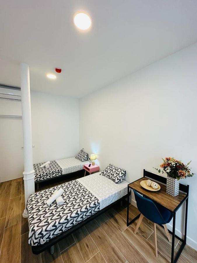 Hostal Costa-luz Bejar 28-30 *