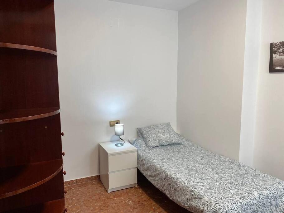 Apartamento Piso Grande De 120 M2, A 15' De La Playa En Coche