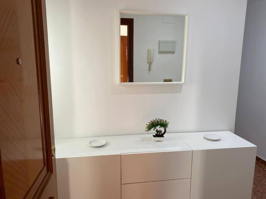 Apartamento Piso Grande De 120 M2, A 15' De La Playa En Coche *