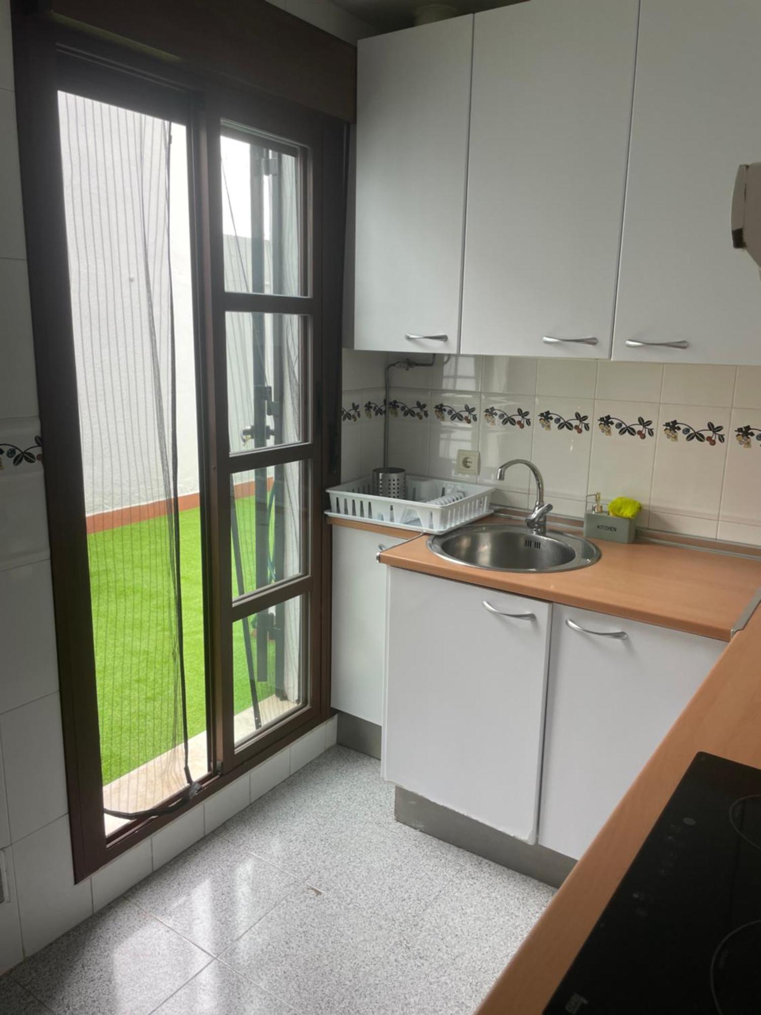 Apartamento Piso En El Centro De Silencioso Y Con Gran Patio, Calle La Paz