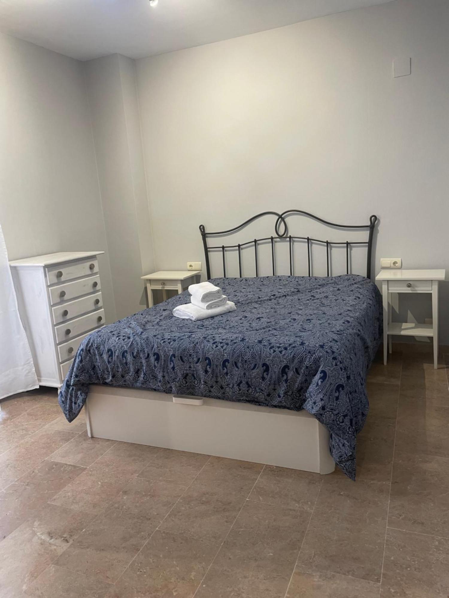 Apartamento Piso En El Centro De Silencioso Y Con Gran Patio, Calle La Paz