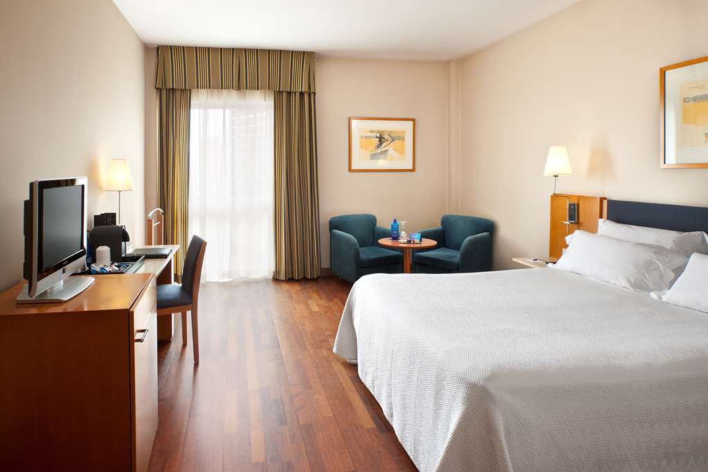 Hotel Nh Luz 4*